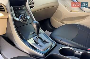 Седан Hyundai Elantra 2013 в 