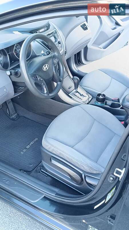 Седан Hyundai Elantra 2013 в Виннице