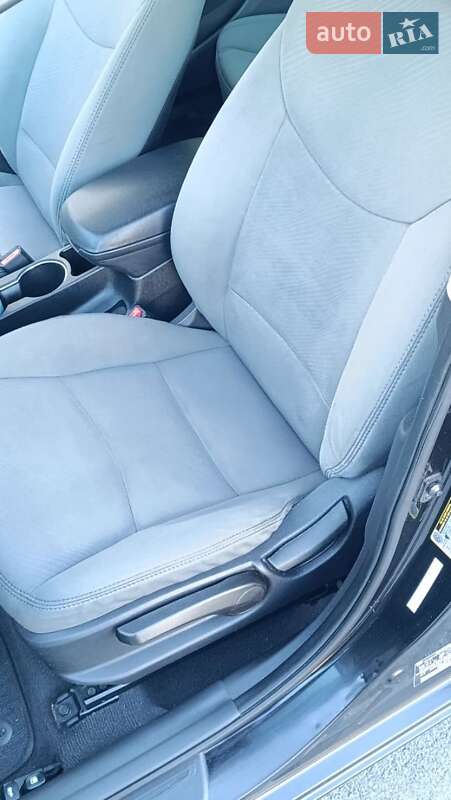 Седан Hyundai Elantra 2013 в Виннице