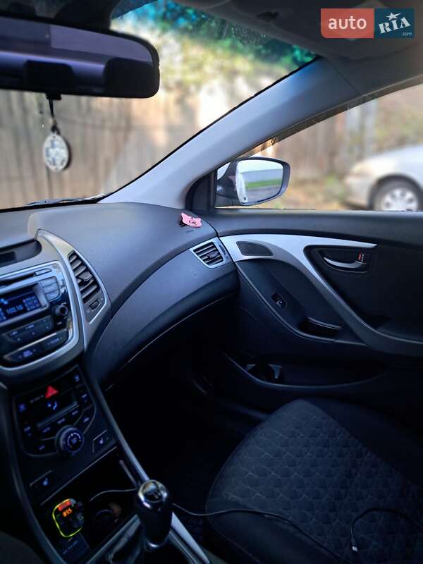 Седан Hyundai Elantra 2014 в Овруче