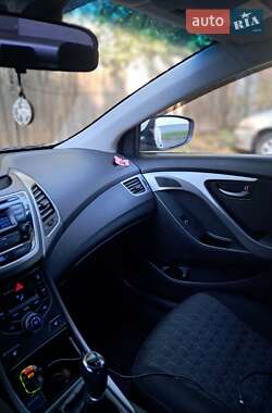 Седан Hyundai Elantra 2014 в 