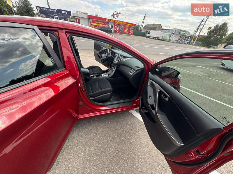 Седан Hyundai Elantra 2011 в Киеве