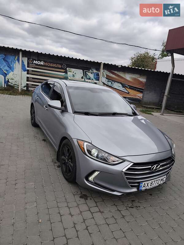 Седан Hyundai Elantra 2016 в Харкові