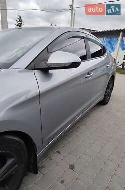 Седан Hyundai Elantra 2016 в 