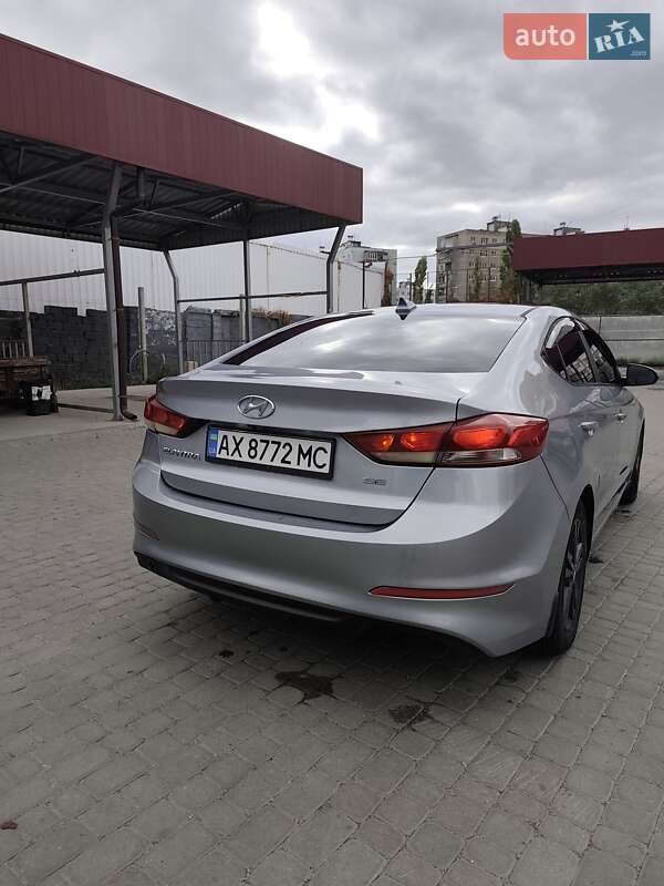Седан Hyundai Elantra 2016 в Харкові
