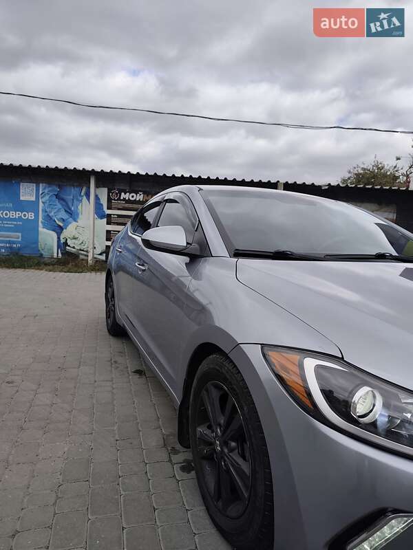 Седан Hyundai Elantra 2016 в Харкові