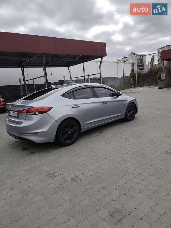 Седан Hyundai Elantra 2016 в Харкові
