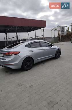Седан Hyundai Elantra 2016 в 