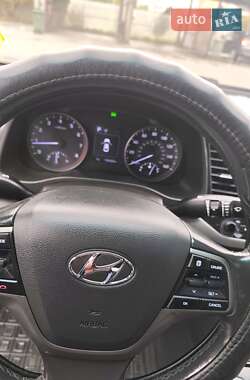 Седан Hyundai Elantra 2016 в 