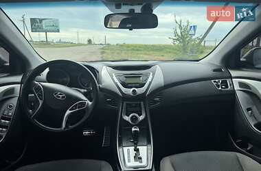 Седан Hyundai Elantra 2012 в 
