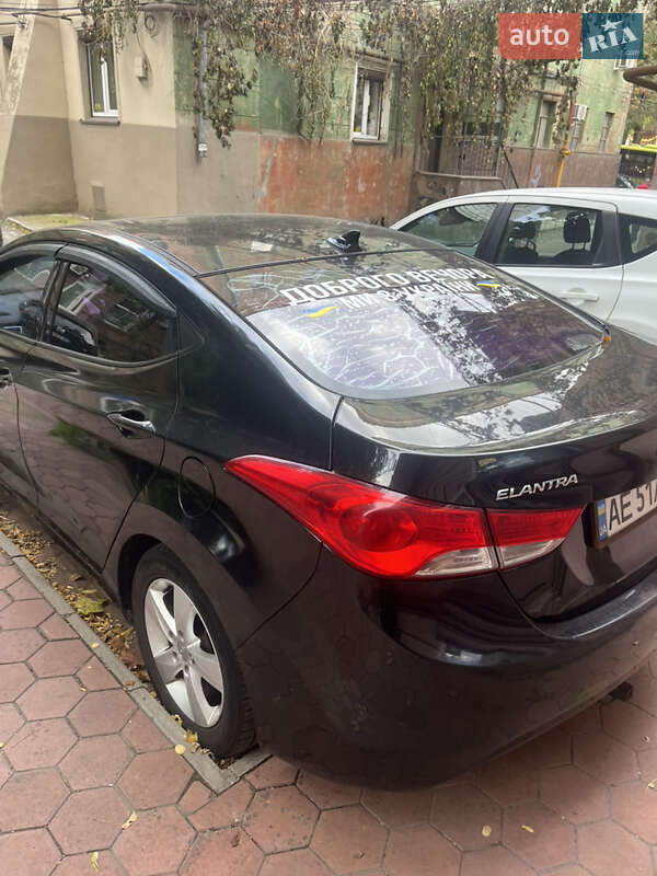 Седан Hyundai Elantra 2013 в Днепре