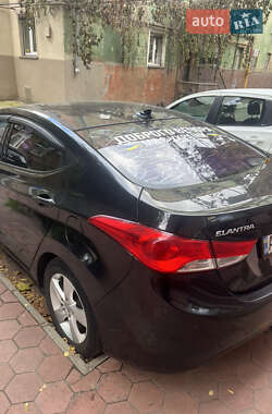 Седан Hyundai Elantra 2013 в 