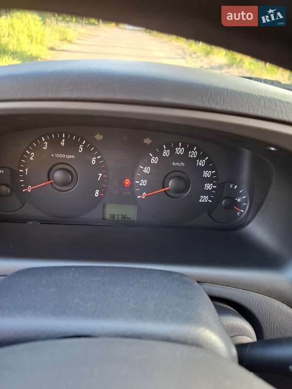 Седан Hyundai Elantra 2010 в Барвенкове