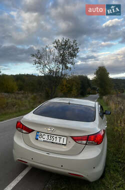 Седан Hyundai Elantra 2012 в 