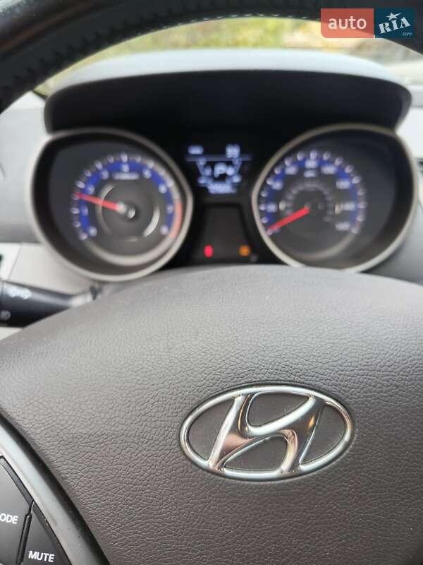 Седан Hyundai Elantra 2014 в Харькове