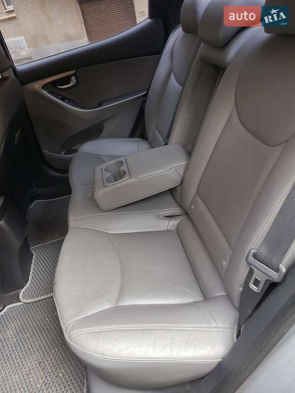 Седан Hyundai Elantra 2014 в Харькове