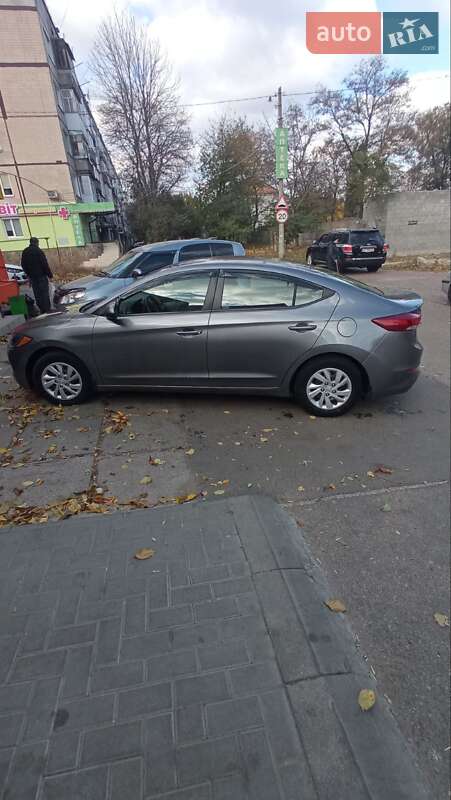 Седан Hyundai Elantra 2018 в Кропивницком