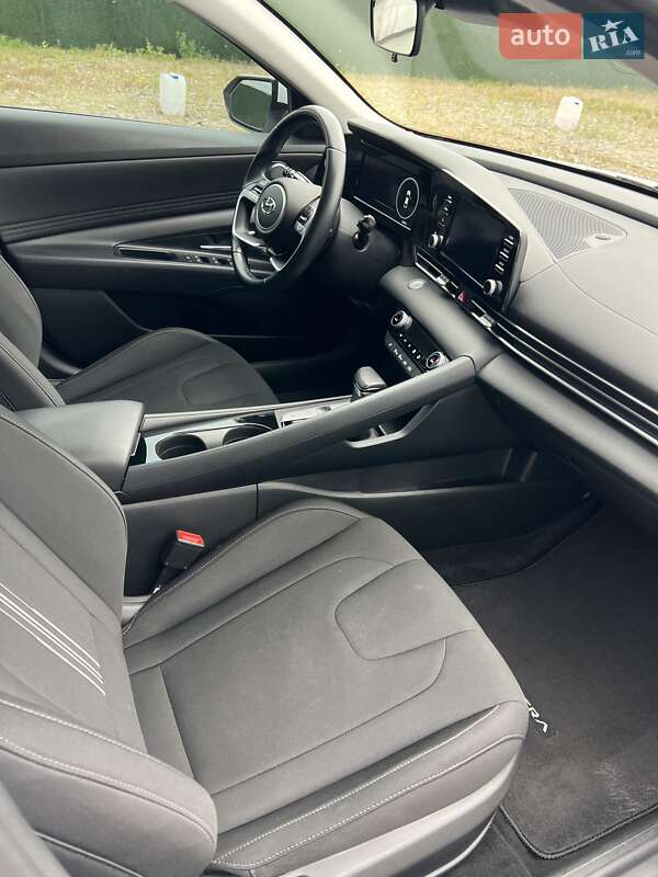 Седан Hyundai Elantra 2020 в Киеве