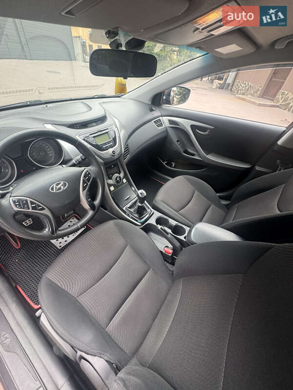 Седан Hyundai Elantra 2012 в Броварах
