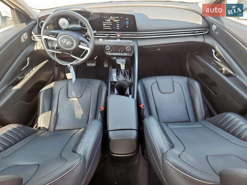 Седан Hyundai Elantra 2022 в Львове