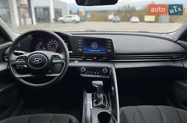 Седан Hyundai Elantra 2021 в 