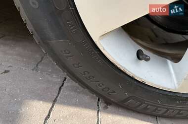 Седан Hyundai Elantra 2012 в 