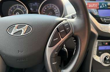 Седан Hyundai Elantra 2012 в 