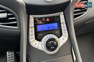 Седан Hyundai Elantra 2012 в 