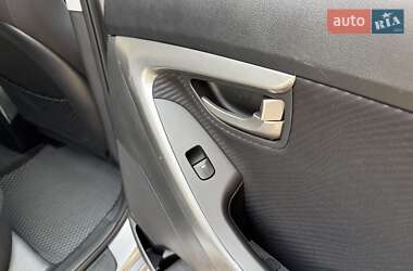 Седан Hyundai Elantra 2012 в 