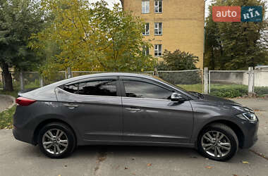 Седан Hyundai Elantra 2017 в 