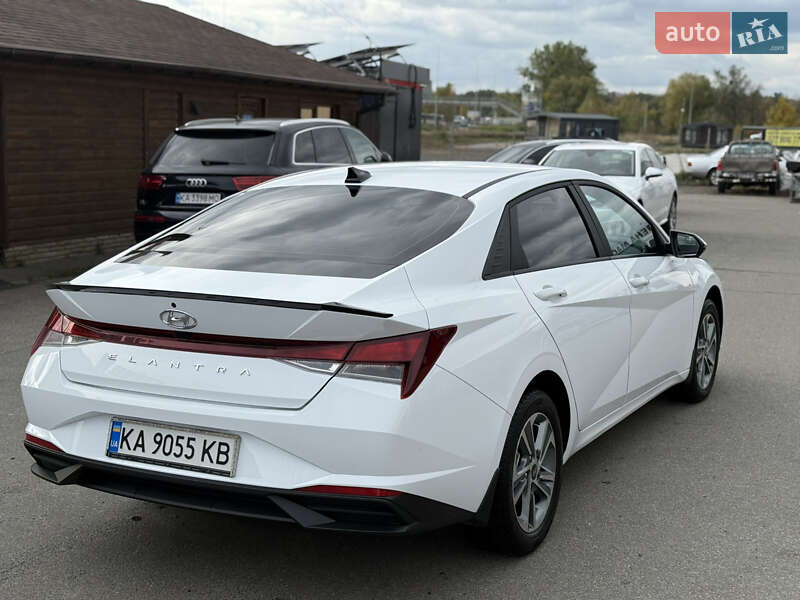 Седан Hyundai Elantra 2022 в Києві