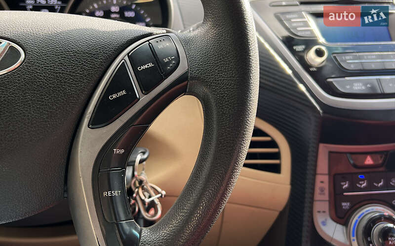 Седан Hyundai Elantra 2013 в Львове фото 12 Седан Hyundai Elantra 2013 в Львове