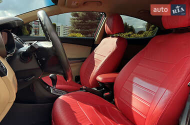Седан Hyundai Elantra 2013 в 