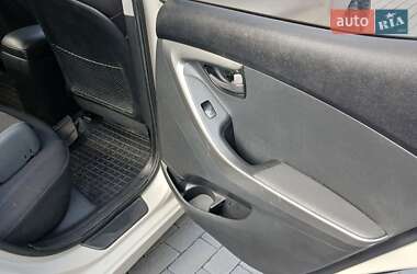 Седан Hyundai Elantra 2011 в 