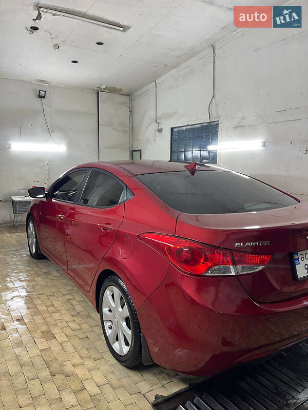 Седан Hyundai Elantra 2012 в Бориславі