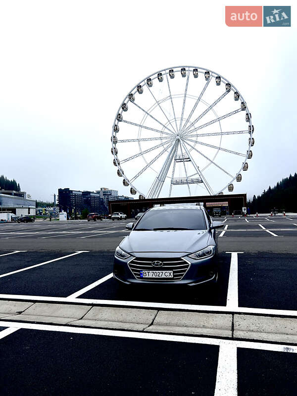 Седан Hyundai Elantra 2018 в 