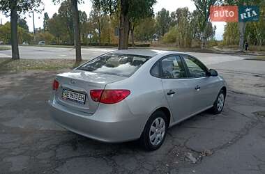 Седан Hyundai Elantra 2010 в 
