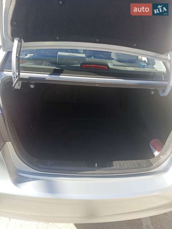 Седан Hyundai Elantra 2010 в Кам'янському фото 23 Седан Hyundai Elantra 2010 в Кам'янському