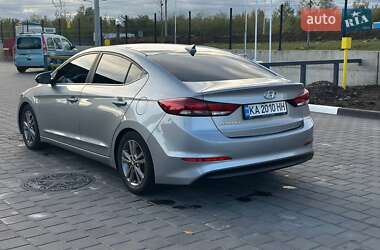 Седан Hyundai Elantra 2016 в 