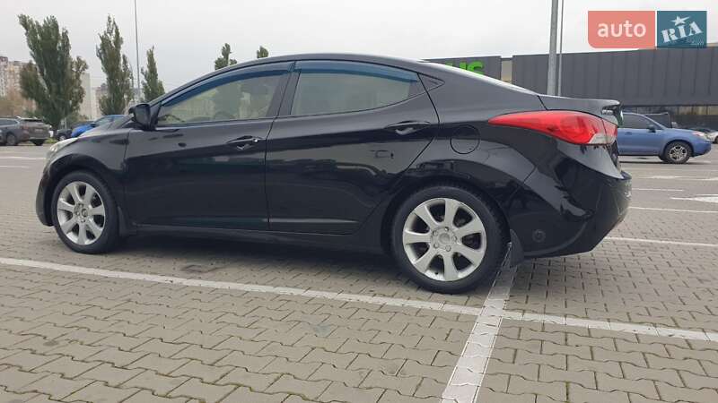 Седан Hyundai Elantra 2013 в Киеве