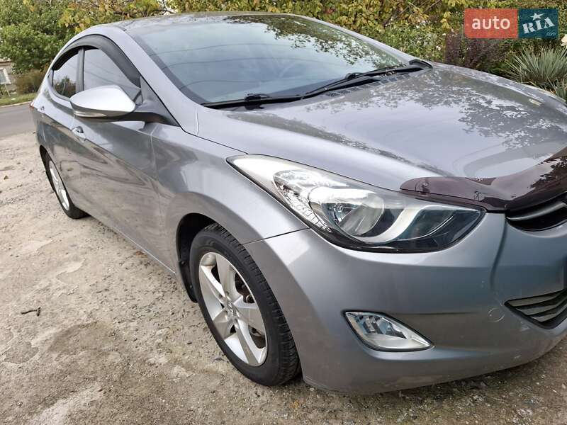 Седан Hyundai Elantra 2013 в Миколаєві
