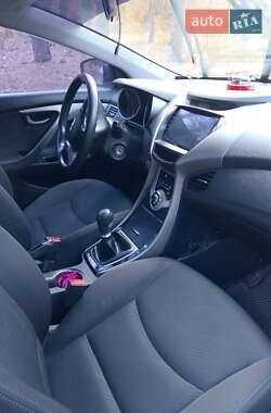 Седан Hyundai Elantra 2012 в 