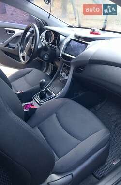 Седан Hyundai Elantra 2012 в 