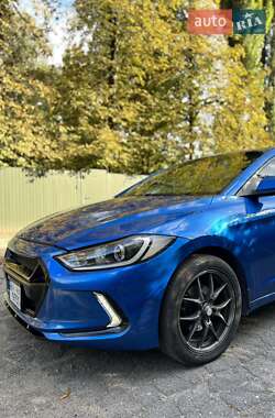 Седан Hyundai Elantra 2016 в  фото 2 Седан Hyundai Elantra 2016 в