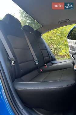 Седан Hyundai Elantra 2016 в  фото 18 Седан Hyundai Elantra 2016 в