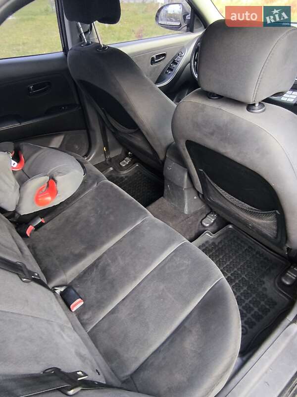 Седан Hyundai Elantra 2008 в Киеве