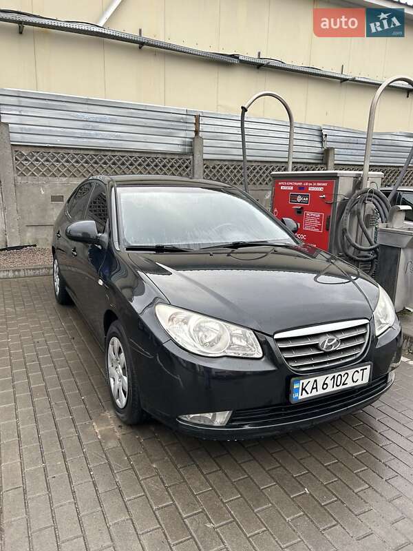Седан Hyundai Elantra 2008 в Киеве