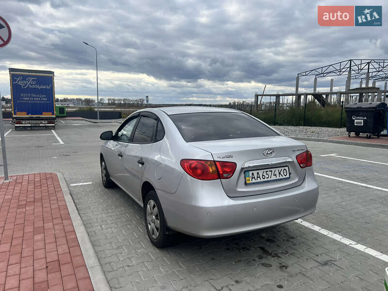 Седан Hyundai Elantra 2011 в Киеве фото 4 Седан Hyundai Elantra 2011 в Киеве