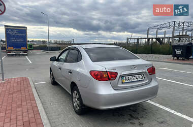 Седан Hyundai Elantra 2011 в 
