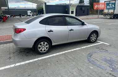 Седан Hyundai Elantra 2011 в 